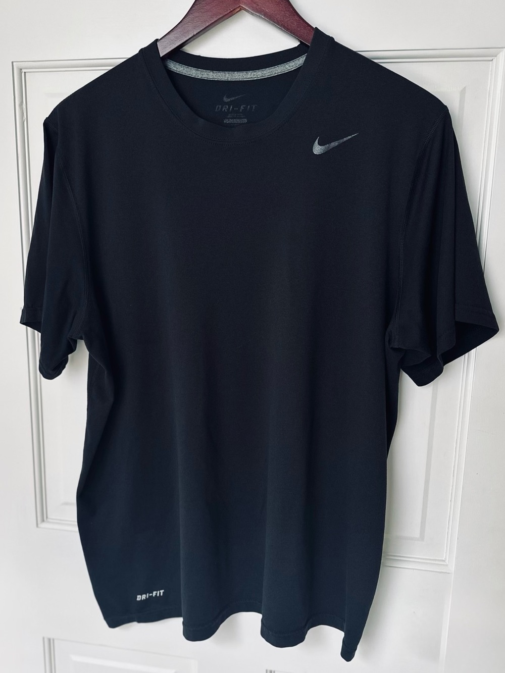 Nike Dri-FIT Men’s Large Black Performance Athletic T-Shirt Short Sleeve